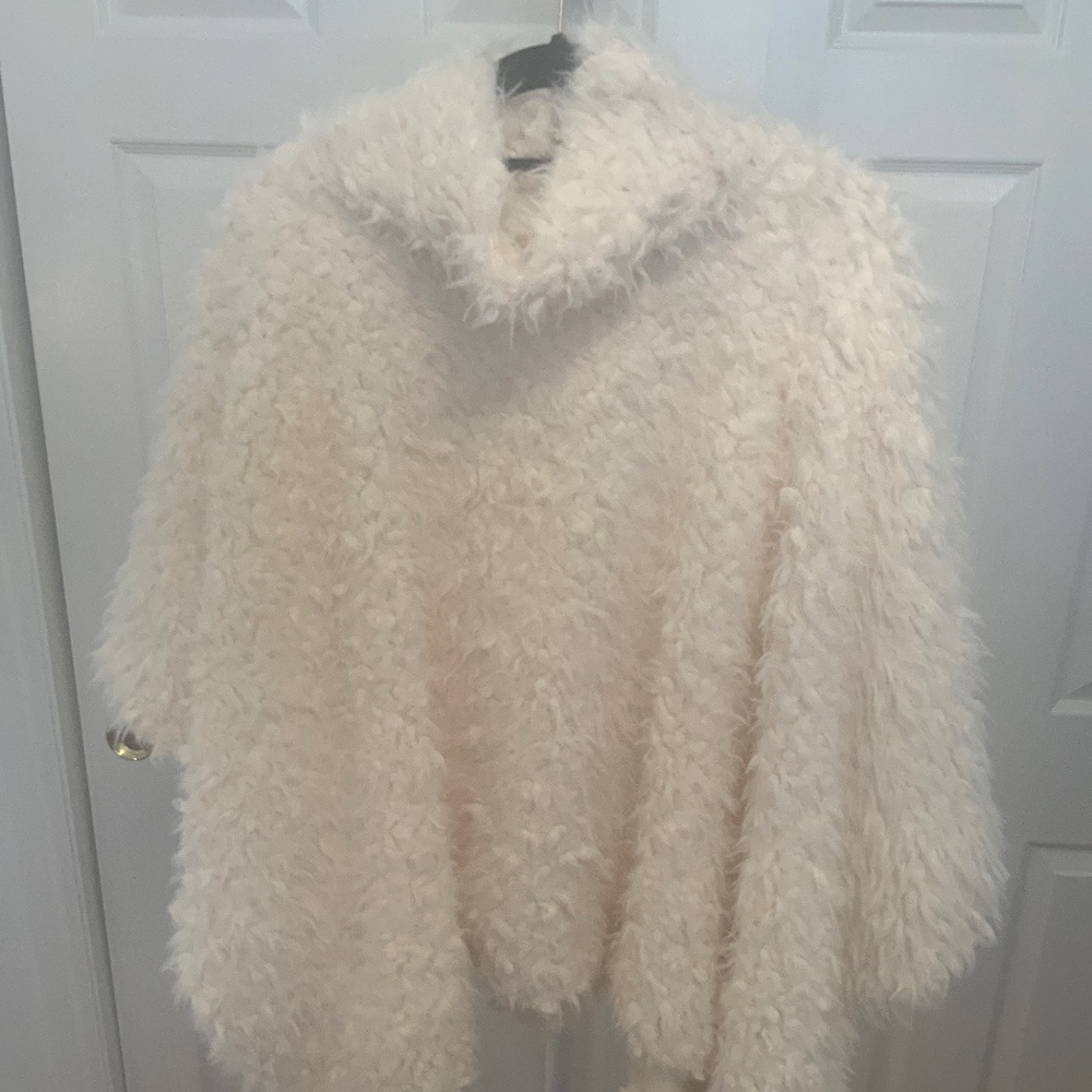 EXPRESS Faux Fur Pancho